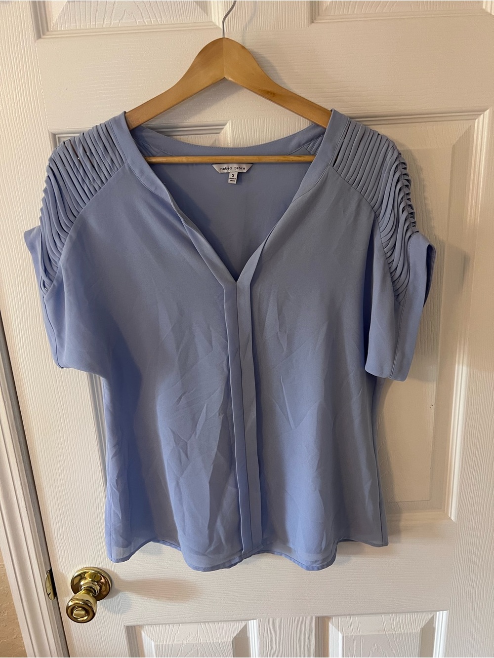 Naked Zebra Periwinkle Blue Pleated Cold Shoulder Lightweight Blouse Small